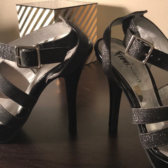 Black Heels ✨ - Picture 3 of 5